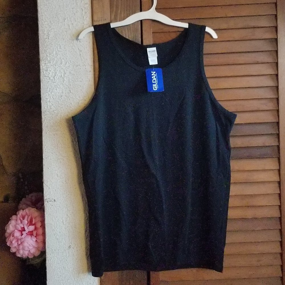Gildan black tank top size large 100% cotton